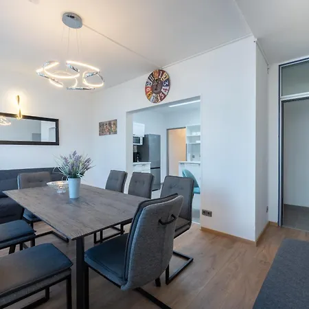 Big 7rms Loft, 1alocation Apartman
