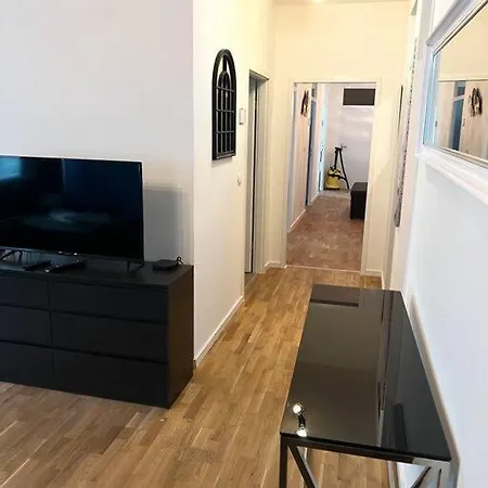 Big 7rms Loft, 1alocation