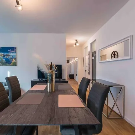 Big 7rms Loft, 1alocation