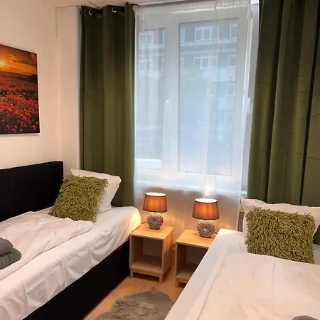 Big 7rms Loft, 1alocation Apartmán *