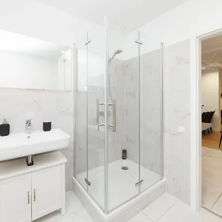 Big 7rms Loft, 1alocation