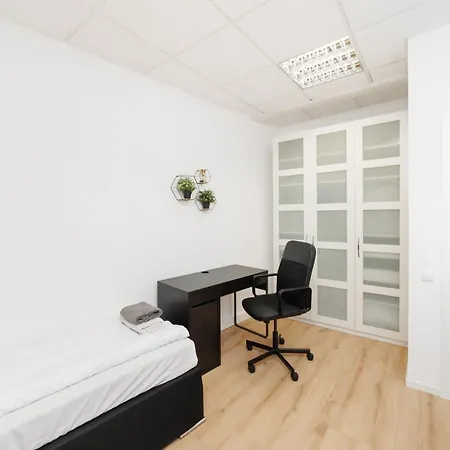 Apartmán Big 7rms Loft, 1alocation