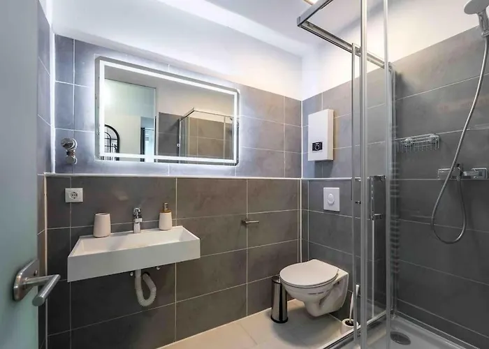 Big 7rms Loft, 1alocation Apartment