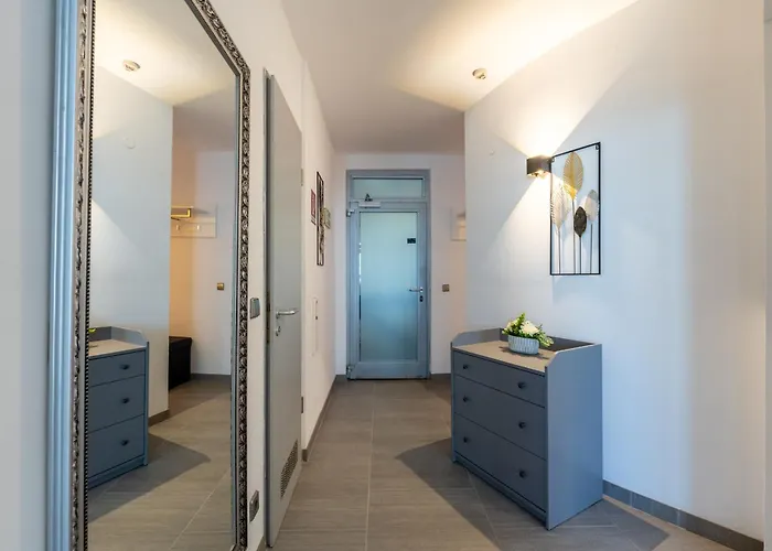 アパート Big 7rms Loft, 1alocation