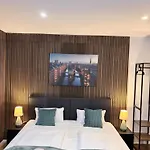 Апартаменты Big 7rms Loft, 1alocation Берлин