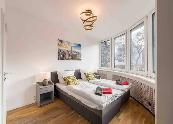 Lägenhet Big 7rms Loft, 1alocation *